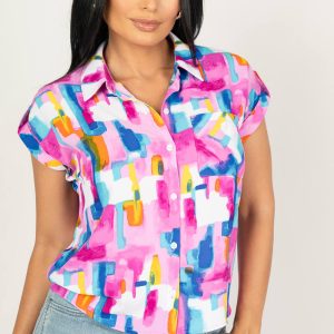 Blusa con estampado abstracto