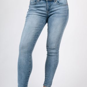 Jeans skinny moldeador de glúteos talle medio  YMI