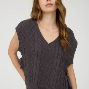 Chaleco con tejido de cable y lazo lateral