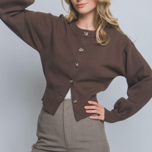 Cardigan con botones geométricos plateados