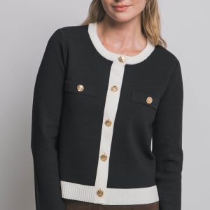 Cardigan bicolor con botones de emblema