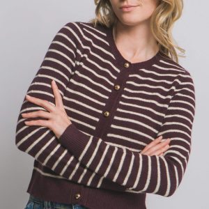 Cardigan de rayas y botones dorados