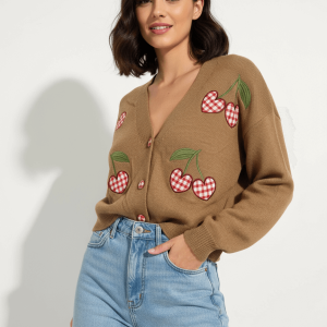 Sweater tipo cardigan con cerezas de cuadros