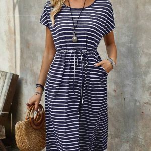 Vestido casual de rayas con cordón y bolsillos