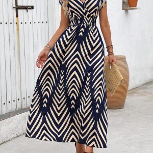 Vestido Largo Geométrico con Cuello en V