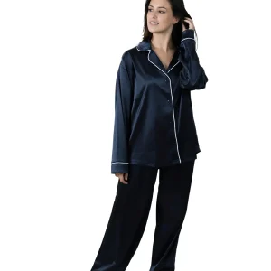 Pijama largo para mujer de satín color marino estilo camisero