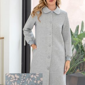 Bata abotonada con cuello bebé puños de canalé