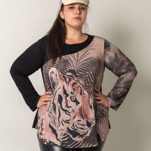 Camiseta leopardo combinada con diseño curvy