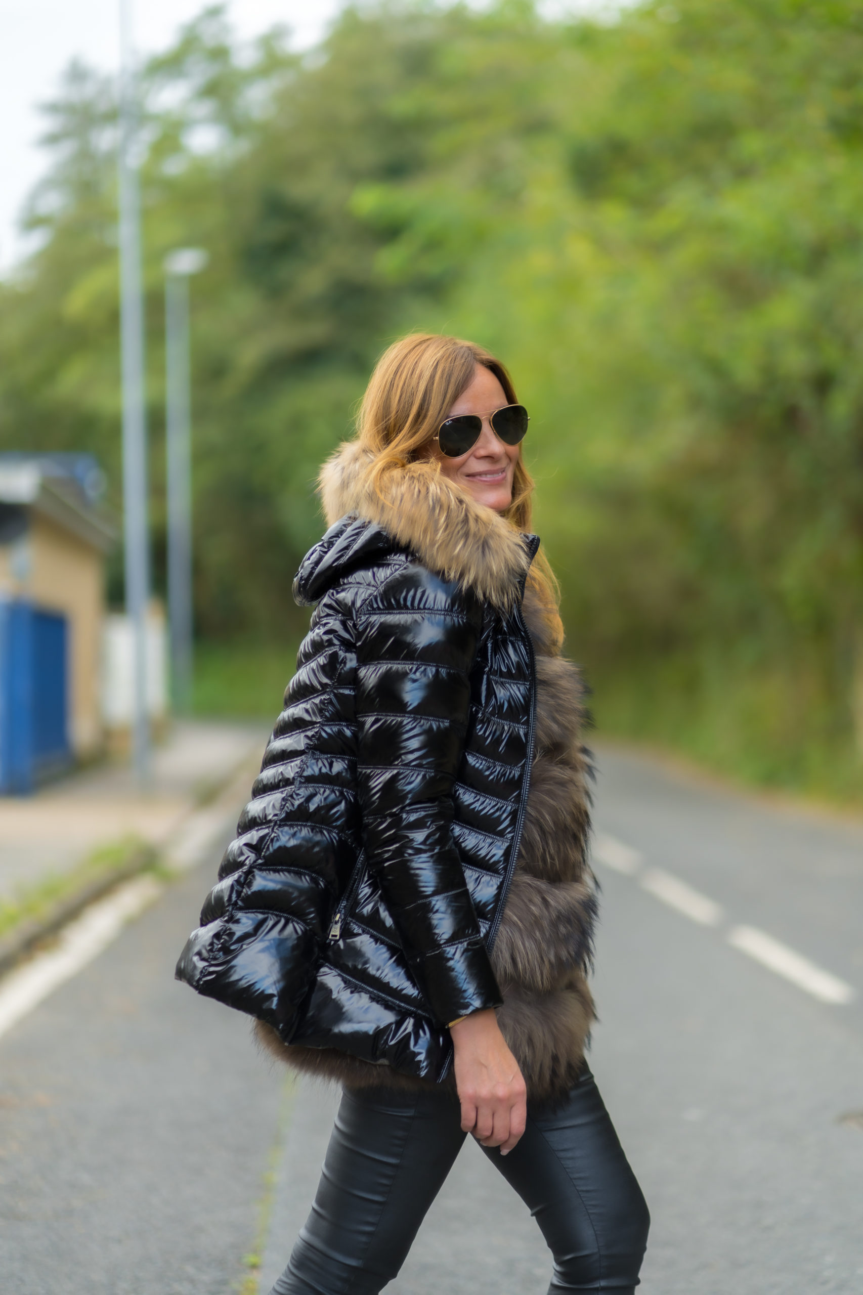 Plumífero Negro Corto de Pelo Natural - Imagen 2