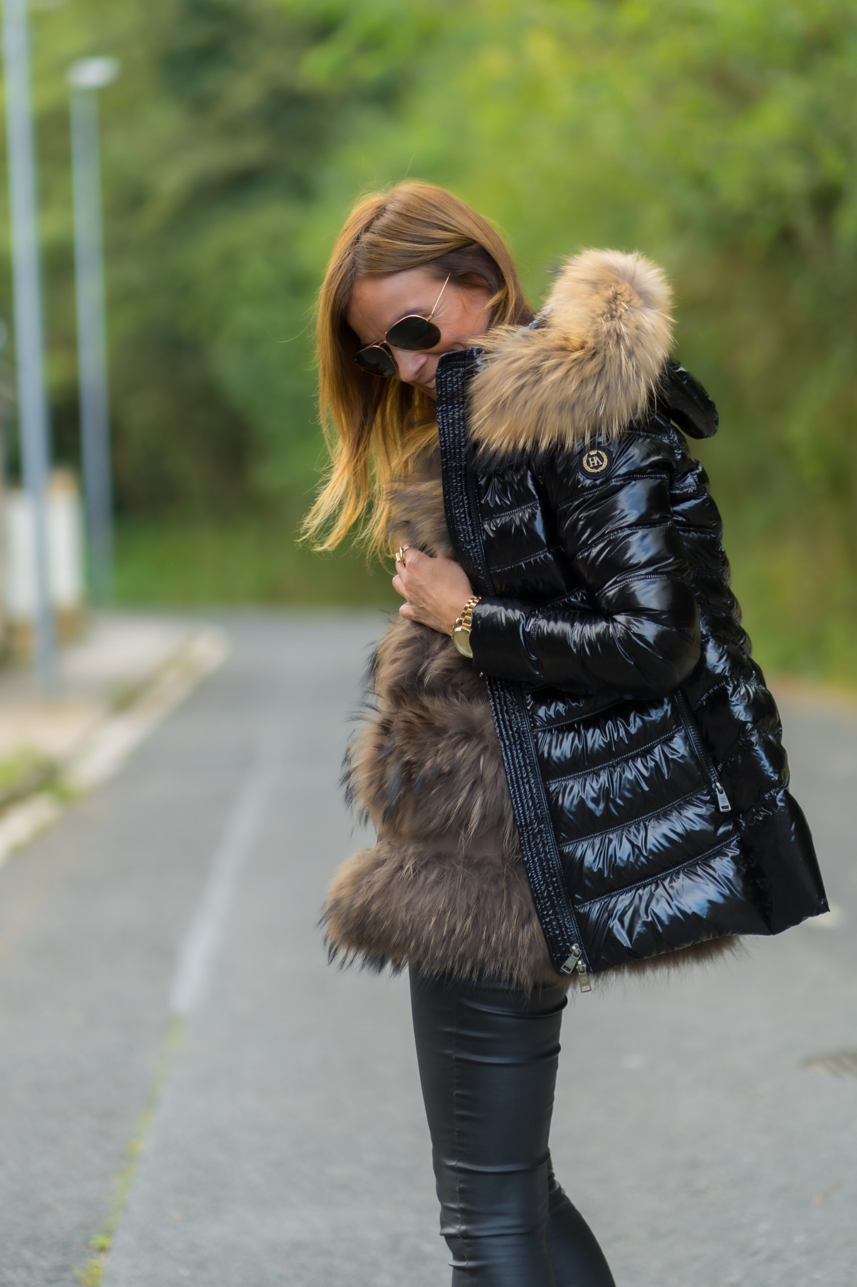 Plumífero Negro Corto de Pelo Natural - Imagen 6