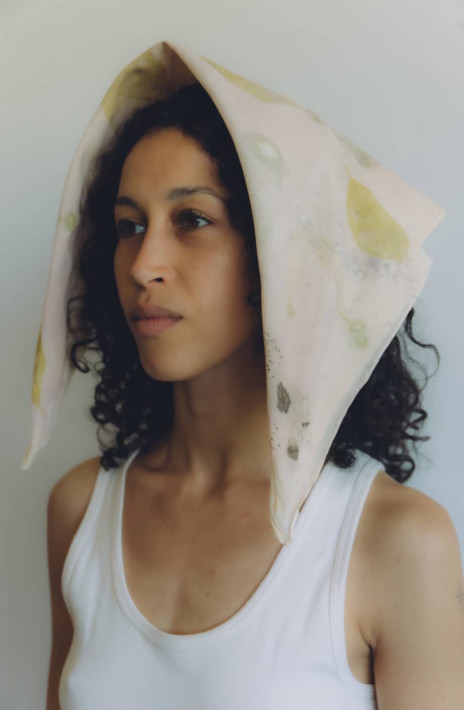 Pañuelo estampado botánico Uda - Imagen 3