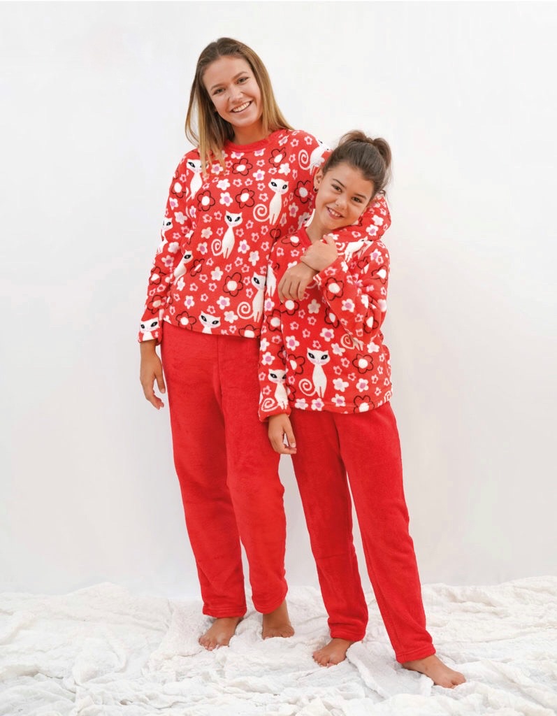 Pijama madre e hija polar rojo con gatitos