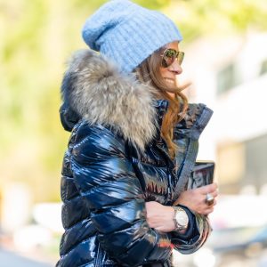 PLUMIFERO LARGO AZUL BRILLANTE