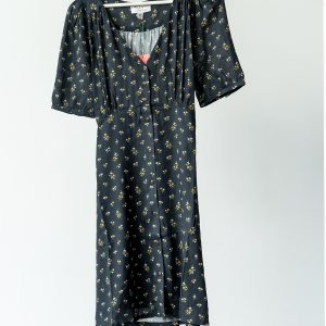 Vestido negro de florecitas