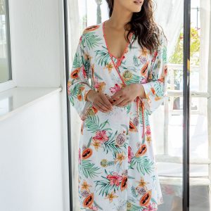 Bata manga larga, cruzada.