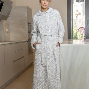 Bata larga acolchada