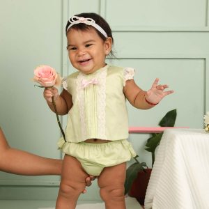 Conjunto de Niña Verde con encaje