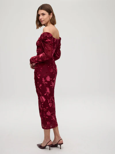 DAME – Vestido midi drapeado flores flocadas granate MIOH - Imagen 2