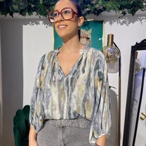 Camisa cuello pico efecto mármol