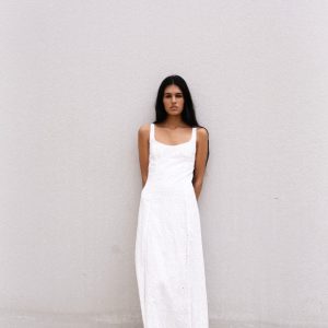 VESTIDO MIDI PERFORADO