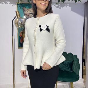 Chaqueta punto bajo volante