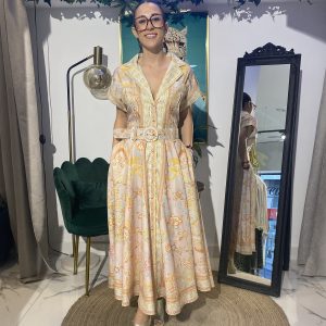 Vestido camisero rosa estampado cinturón