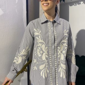 Camisa rayas bordado beige