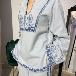 Camisa conjunto azul cuello mao bajos bordados