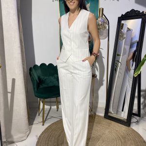 Conjunto chaleco blanco raya diplomática