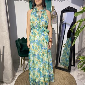 Vestido estampado floral cuello halter detalle