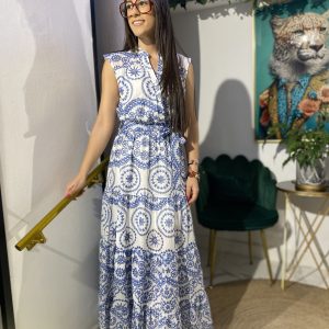 Vestido boho bordado azul desmangado