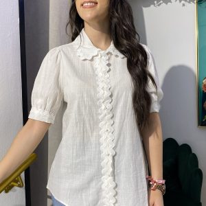 Camisa cuello calado manga corta