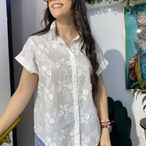 Camisa bordada flores media manga