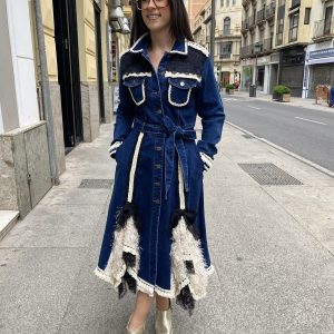 Vestido vaquero bordado con encaje